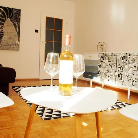 Yellow Apartment Oposite Zoo Torun Exterior photo