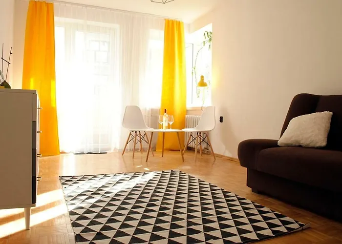 Yellow Apartment Oposite Zoo