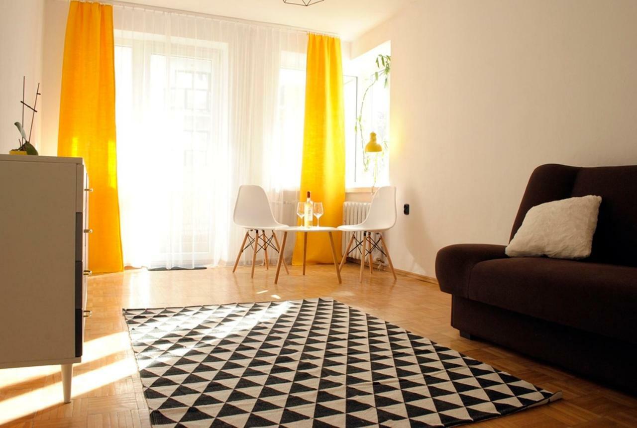 Apartment Yellow Oposite Zoo Torun